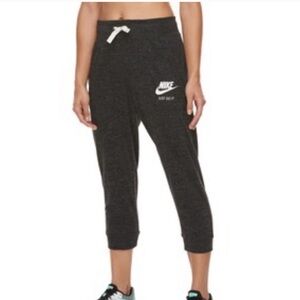 Grey Cropped Nike Small Sweatpants/Joggers